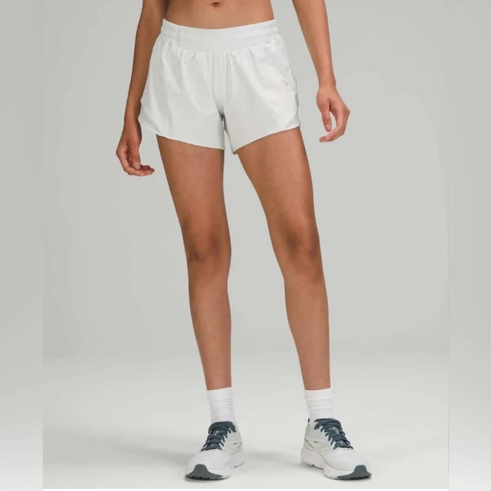 Lululemon Hotty Hot Low-Rise Short 4” Ocean Air – Size 8 Tall (Retired Color)
